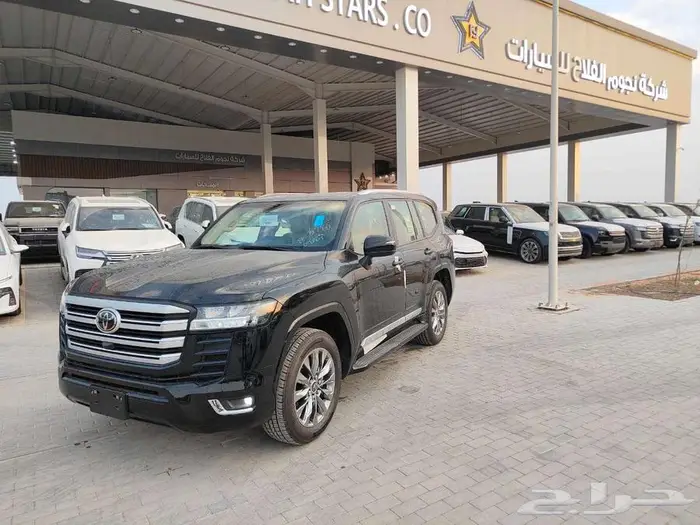 تويوتا لاندكروزر GXR L3 بنزين 2025 سعودي ( لوحات ) 1