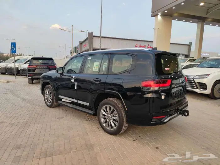 تويوتا لاندكروزر GXR L3 بنزين 2025 سعودي ( لوحات ) 13