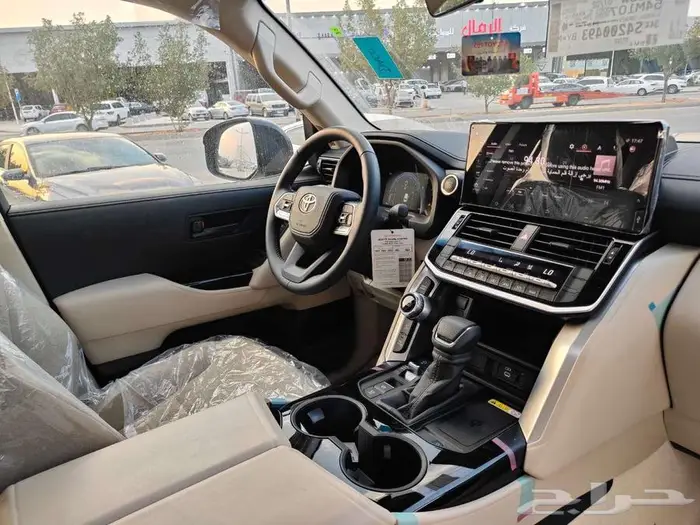 تويوتا لاندكروزر GXR L3 بنزين 2025 سعودي ( لوحات ) 5