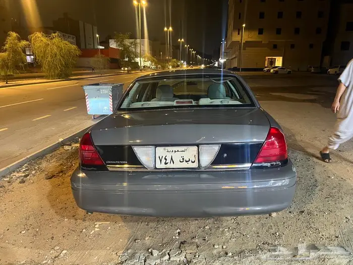 فورد كراون فكتوريا 2003 1