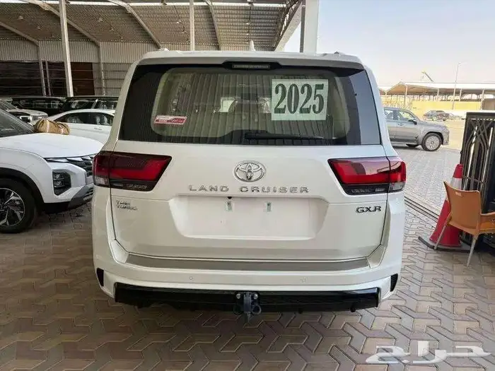لاندكروزر جكسار L3 بنزين 2025 سعودي ممشى 5400 كم 5