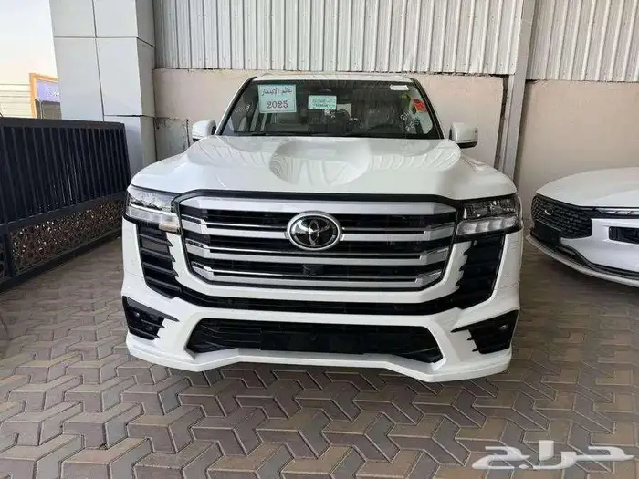 لاندكروزر جكسار L3 بنزين 2025 سعودي ممشى 5400 كم 0
