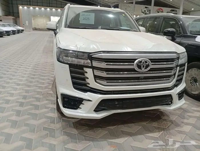 جي اكس ار L4 موديل 2025 بنزين بريمي اللون ابيض 2