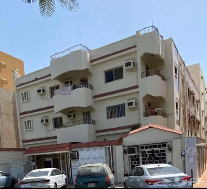 ارض تجارية للبيع بحي العزيزية شارع الصحافة مساحتها 630 0