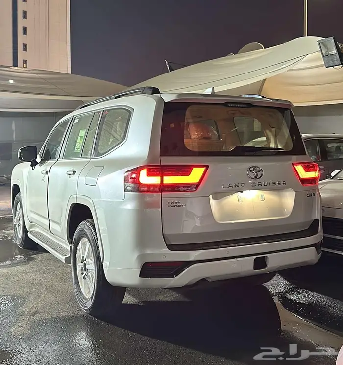 لاندكروزر جي اكس ار ال2 بنزين LAND CRUISER GXR L2 2025 4
