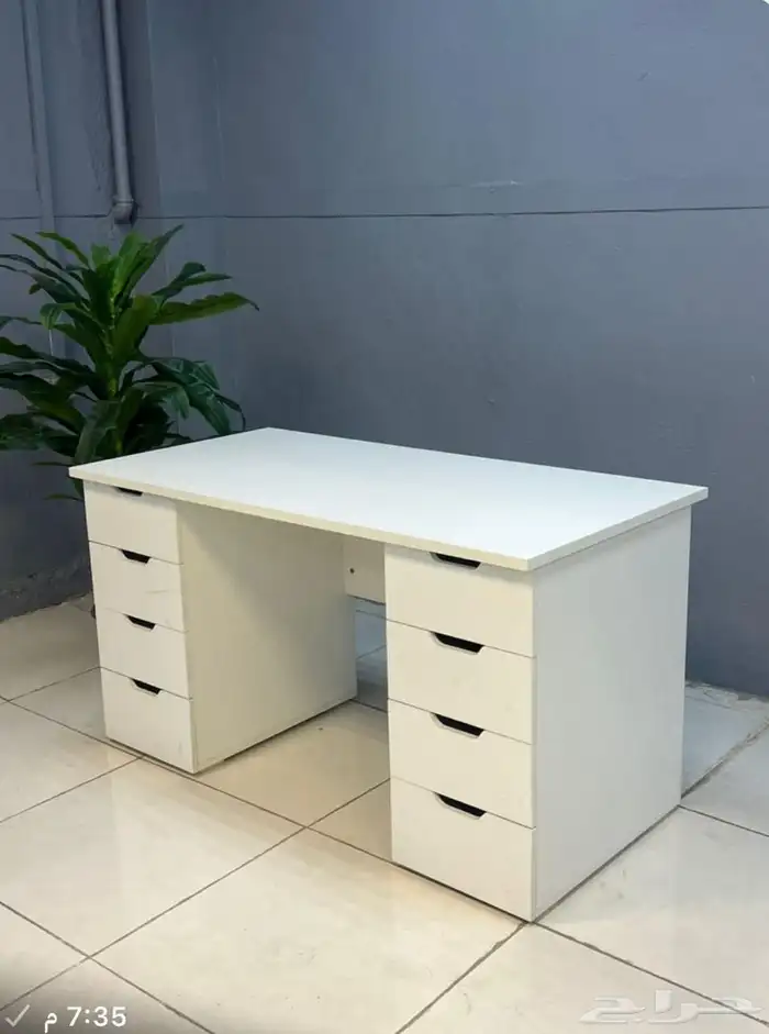 طاوله مكتب بتصميم هندسي أنيق بمقاسات مختلفه 16