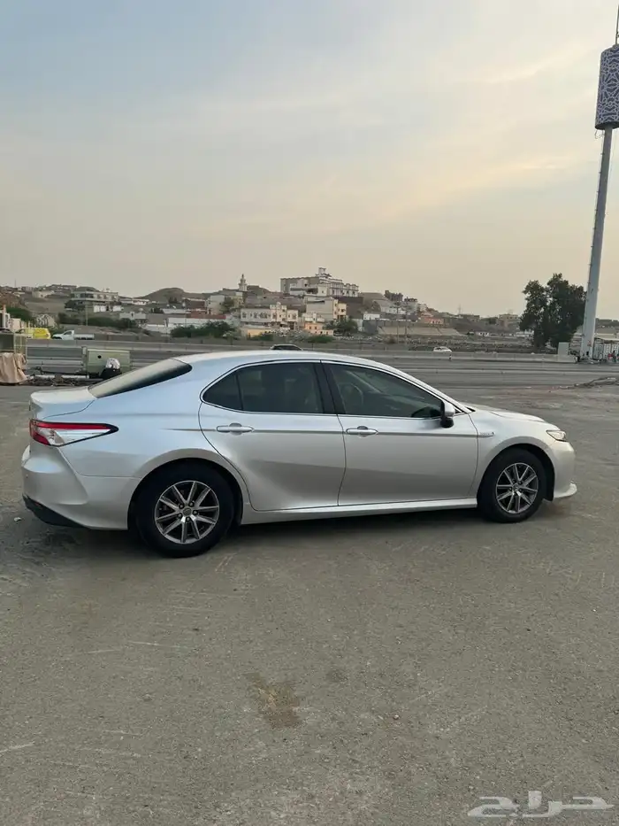 كامري LE هايبرد 2020 4