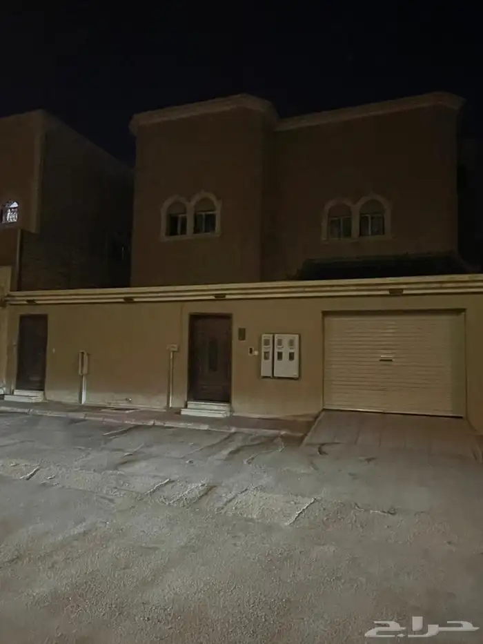 للبيع فيلا دور وشقتين في السعادة 0