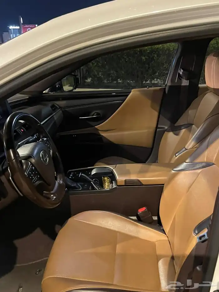 لكزس ES 350 موديل 2020 14