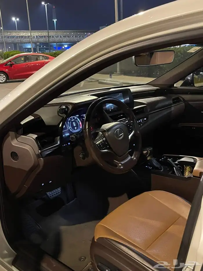 لكزس ES 350 موديل 2020 3