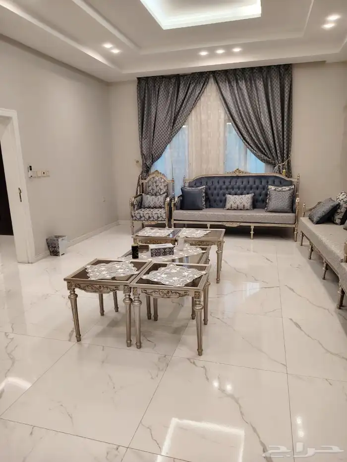 للبيع فيلا في حي الرحمانية 4