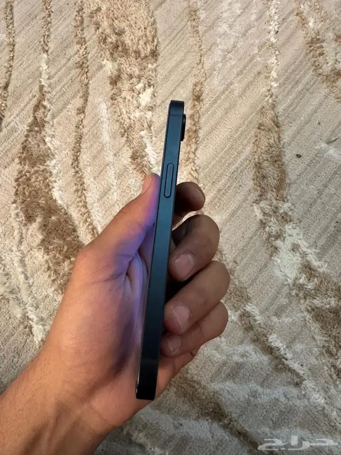 ايفون 16 e 6