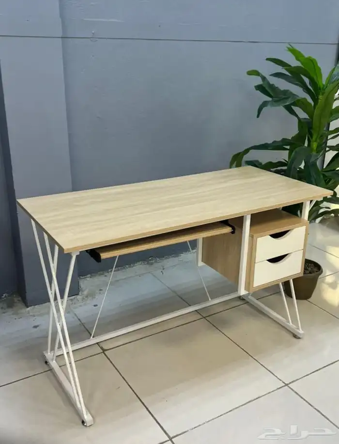 طاوله مكتب بتصميم هندسي أنيق بمقاسات مختلفه 7