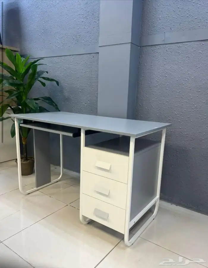 طاوله مكتب بتصميم هندسي أنيق بمقاسات مختلفه 28