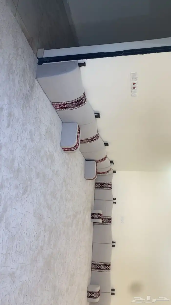 اثاث مجلس جديد ومع فرشه جديده ومساند ومراكي 5