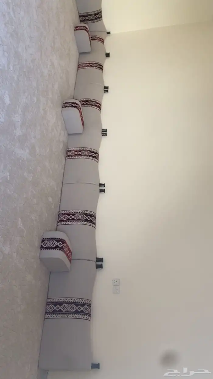 اثاث مجلس جديد ومع فرشه جديده ومساند ومراكي 1