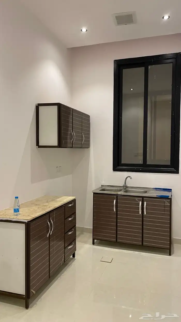 شقق عزاب للايجار ب حي البيان 2