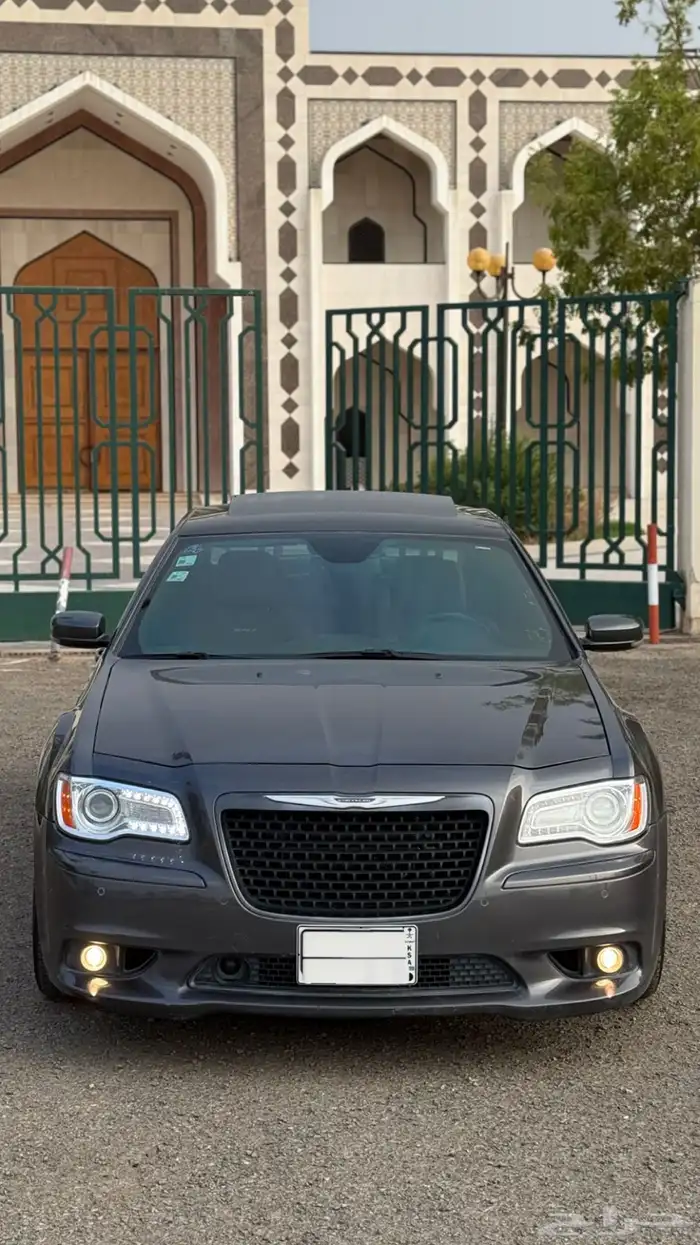 كرايزلر SRT 2014 مخزن 1