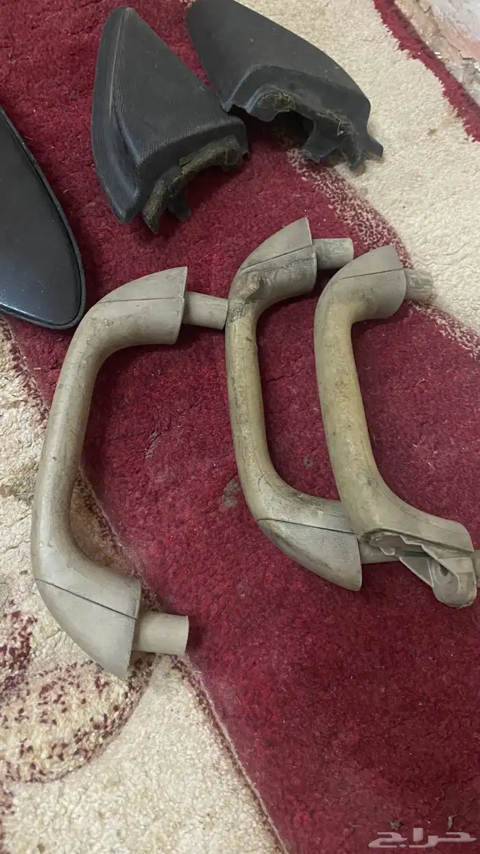 للبيع قطع من السيارة كورولا 2007 من 20 25