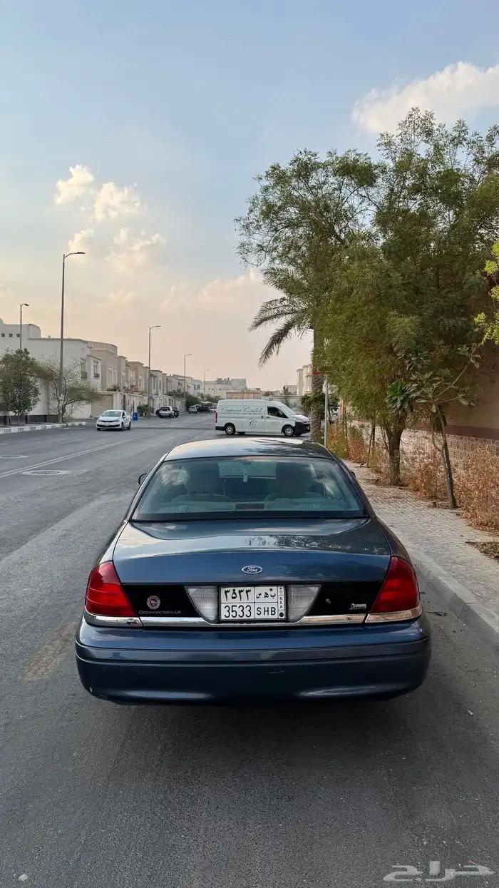 فورد فكتوريا 2011 5