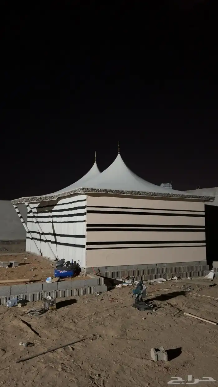 خيام الصقور الملكية 25