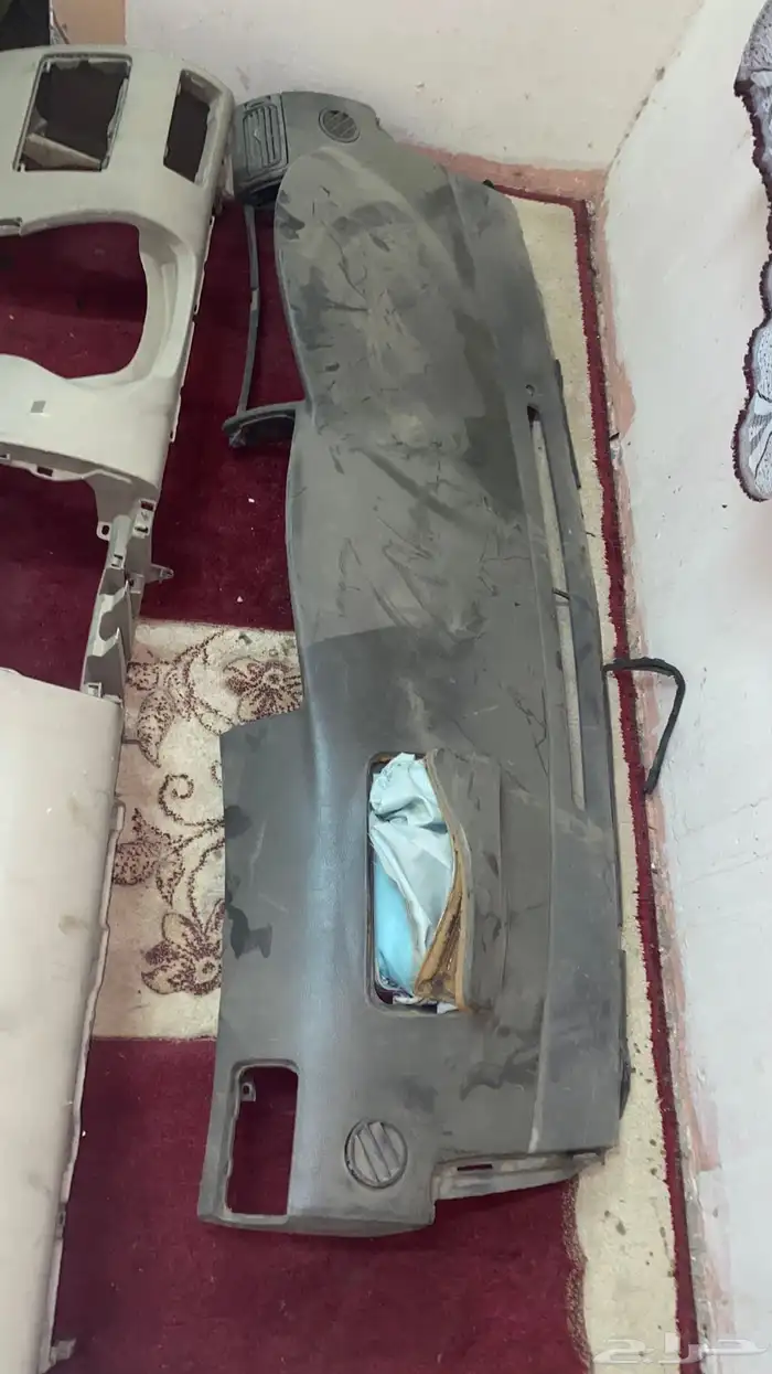 للبيع قطع من السيارة كورولا 2007 من 20 19