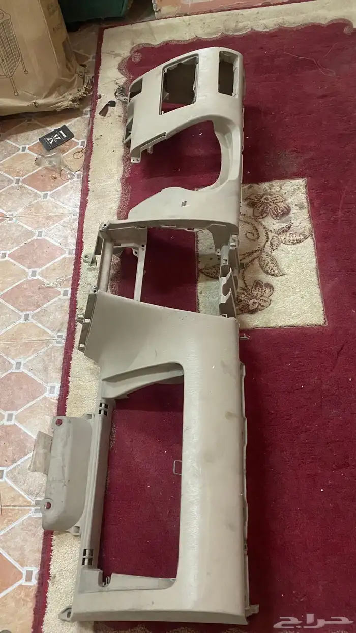 للبيع قطع من السيارة كورولا 2007 من 20 18