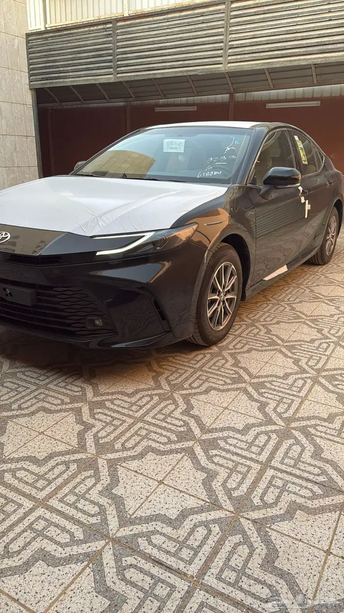 كامري 2025 اسود ستاندر بنزين E 4