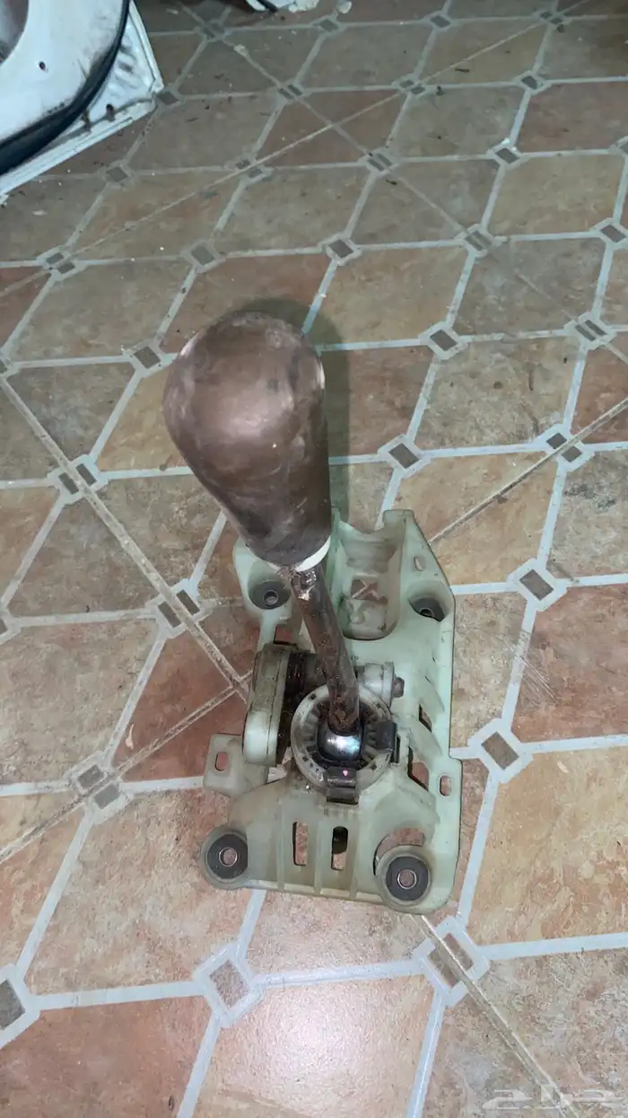 للبيع قطع من السيارة كورولا 2007 من 20 22