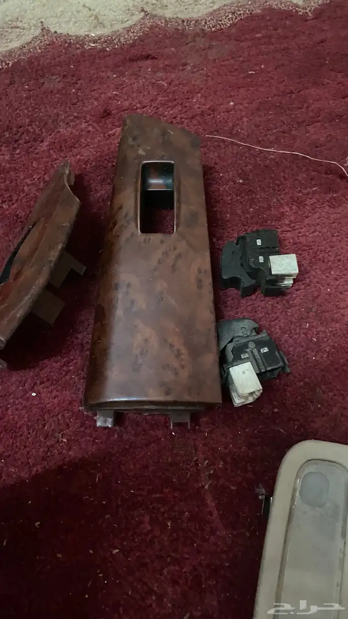 للبيع قطع من السيارة كورولا 2007 من 20 24