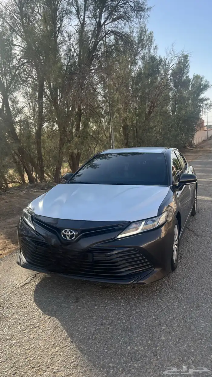 للبيع كامري موديل 2020 بني غامق 2