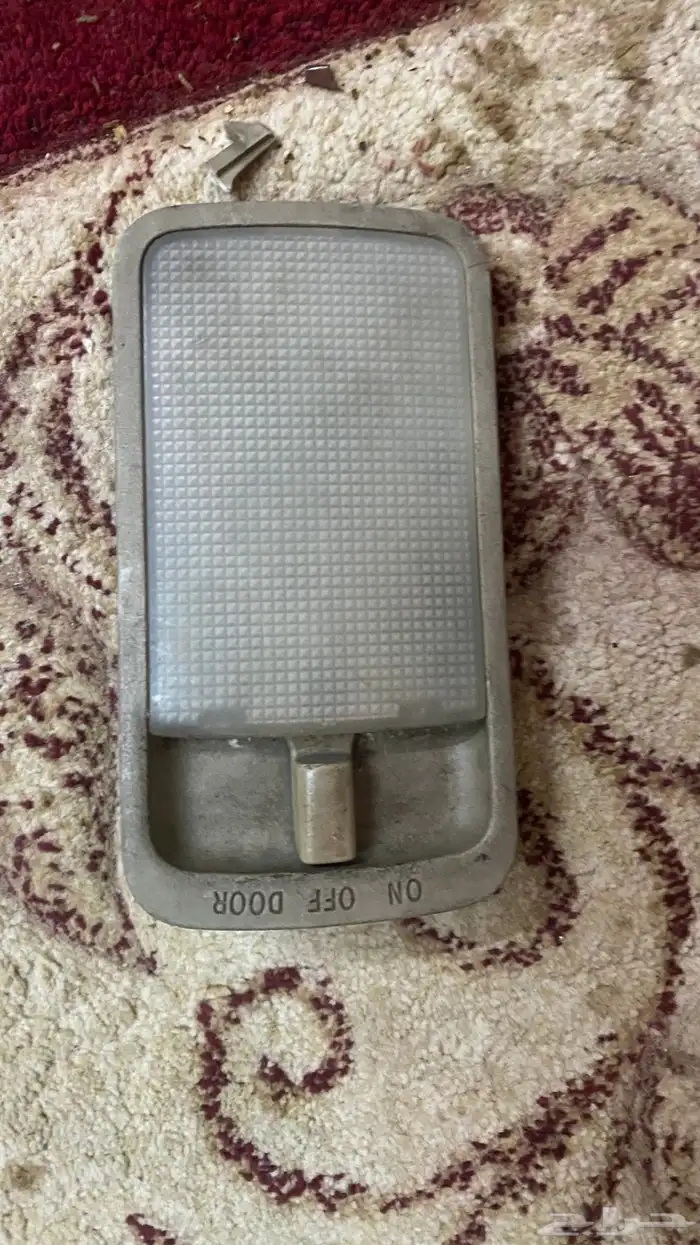 للبيع قطع من السيارة كورولا 2007 من 20 27