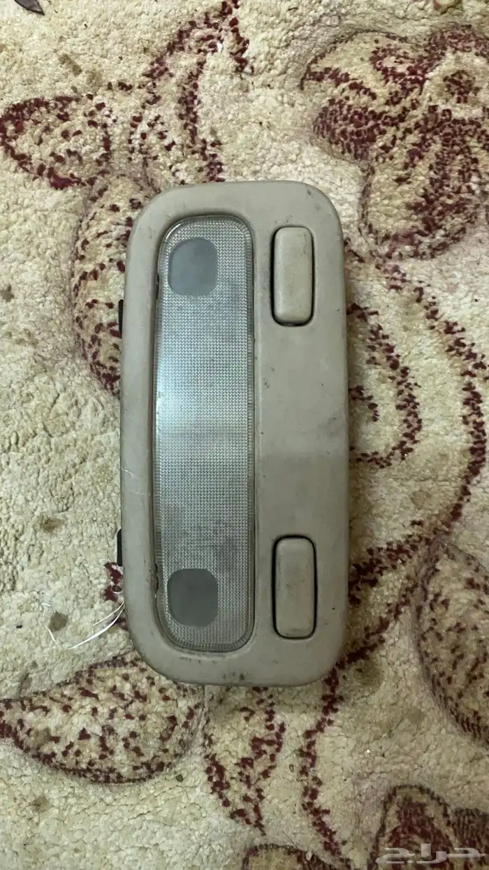 للبيع قطع من السيارة كورولا 2007 من 20 28