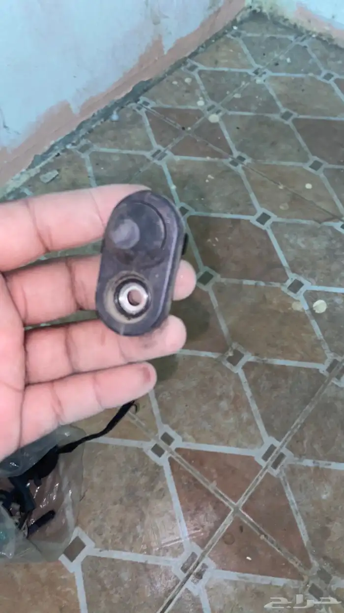 للبيع قطع من السيارة كورولا 2007 من 20 21