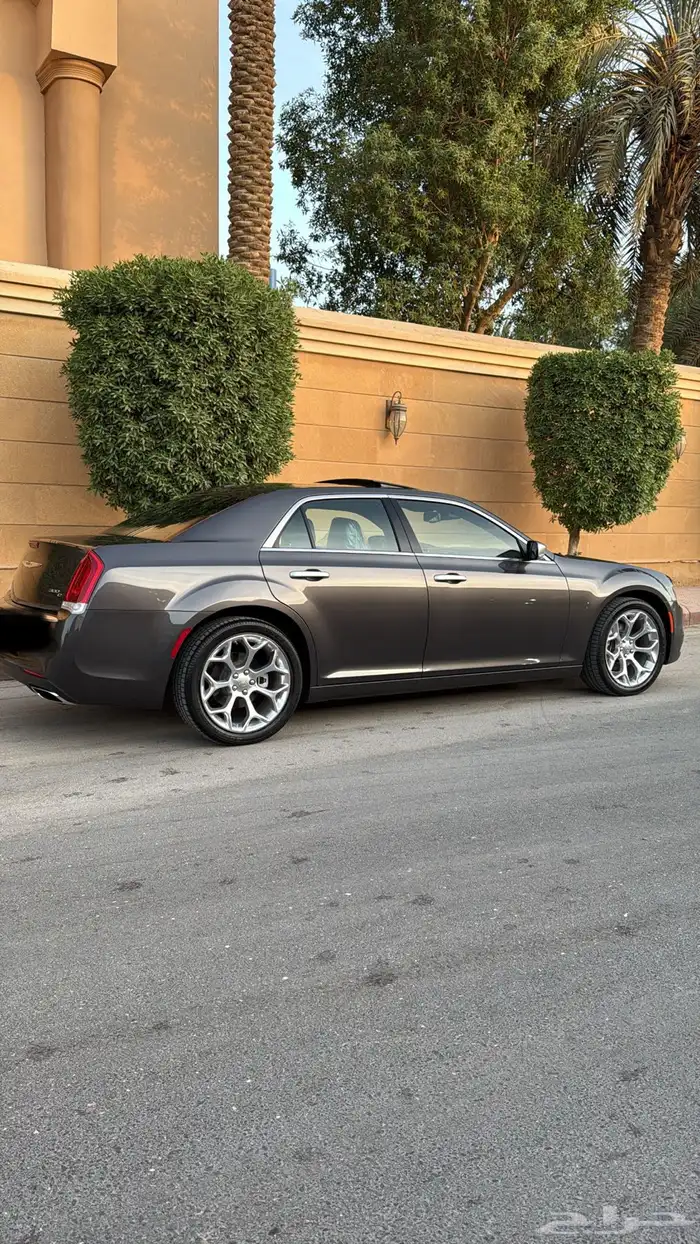 كرايسلر اكزكتيف فل كامل 8V 10