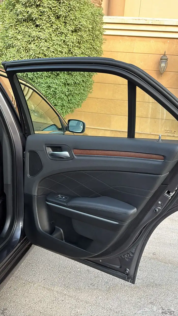 كرايسلر اكزكتيف فل كامل 8V 26