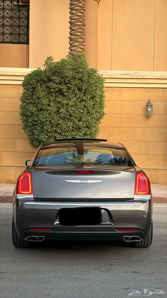 كرايسلر اكزكتيف فل كامل 8V 18