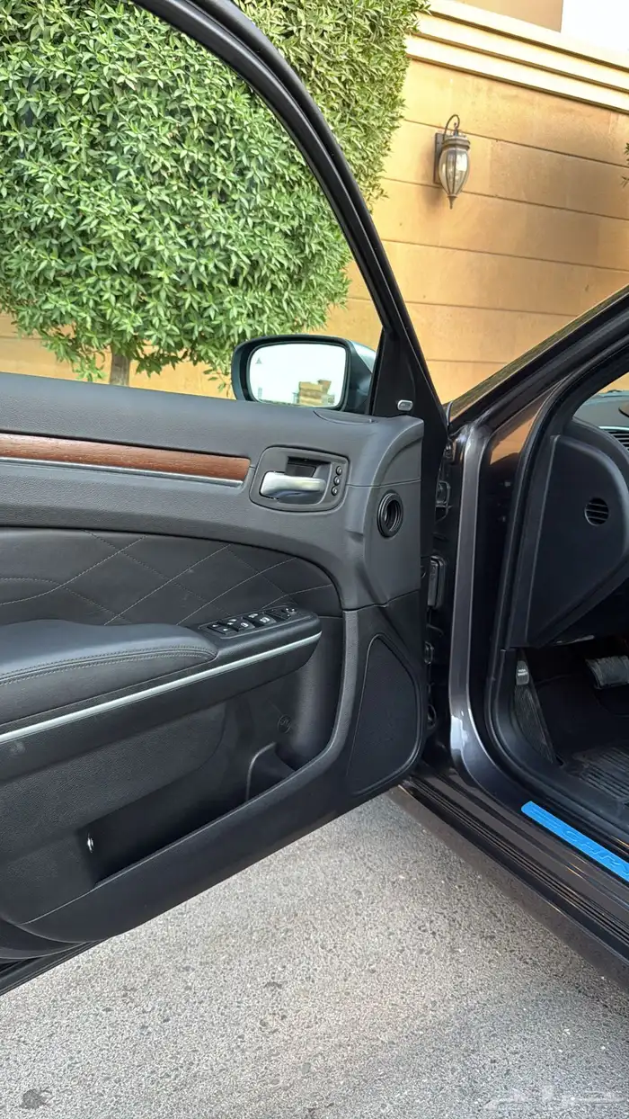 كرايسلر اكزكتيف فل كامل 8V 21