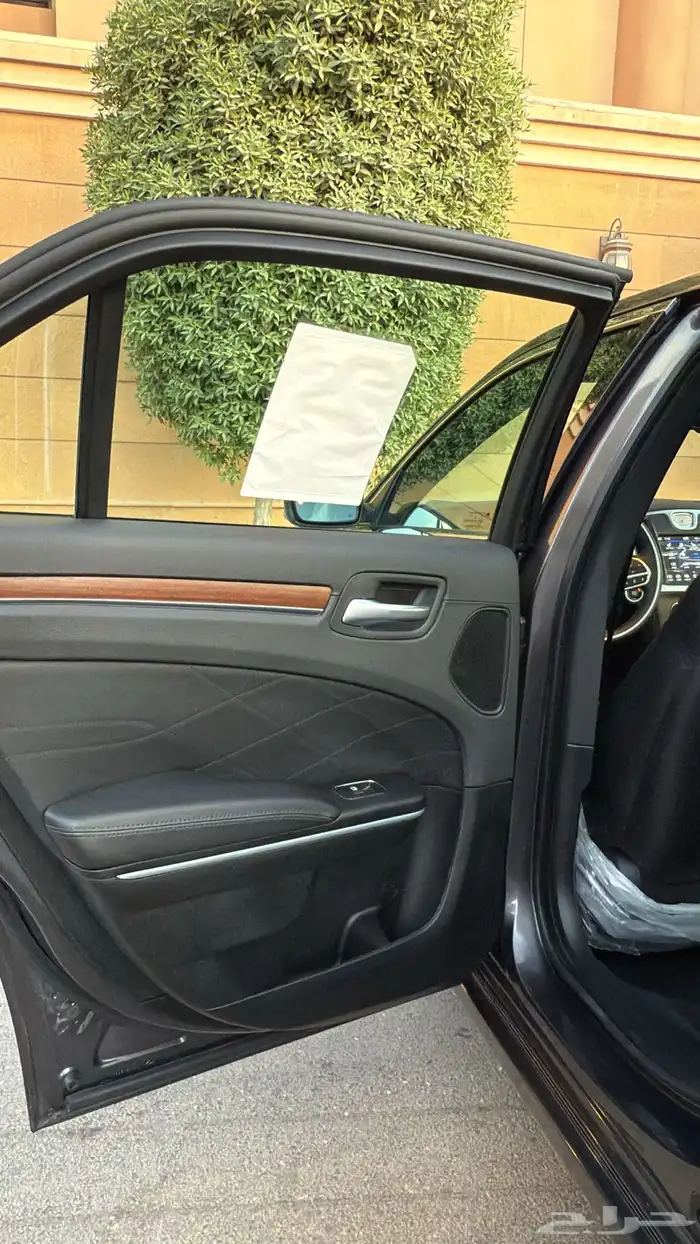 كرايسلر اكزكتيف فل كامل 8V 24