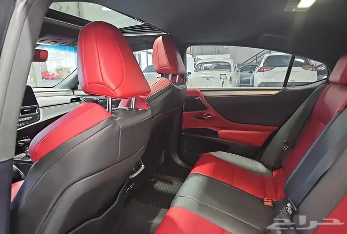 ارخص 2024 ليكزس ES300h - F Sport بحالة استثنائية وسعر مميز 10