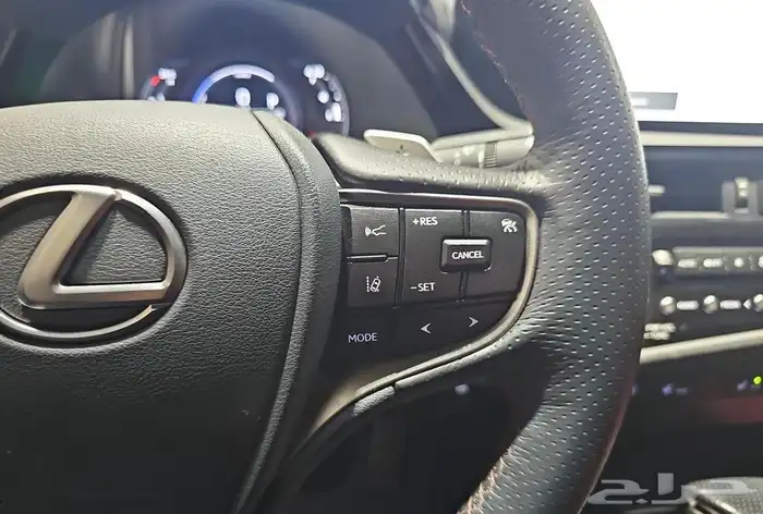 ارخص 2024 ليكزس ES300h - F Sport بحالة استثنائية وسعر مميز 14