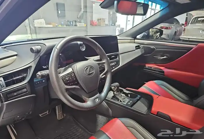 ارخص 2024 ليكزس ES300h - F Sport بحالة استثنائية وسعر مميز 18