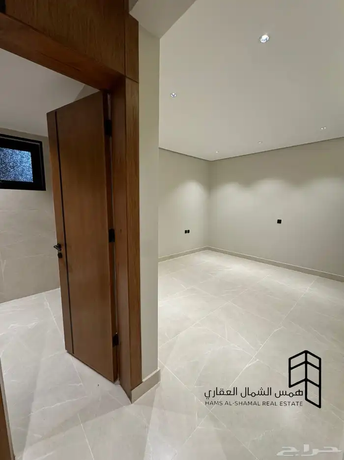 للبيع فيلا روف حي الصفا 8