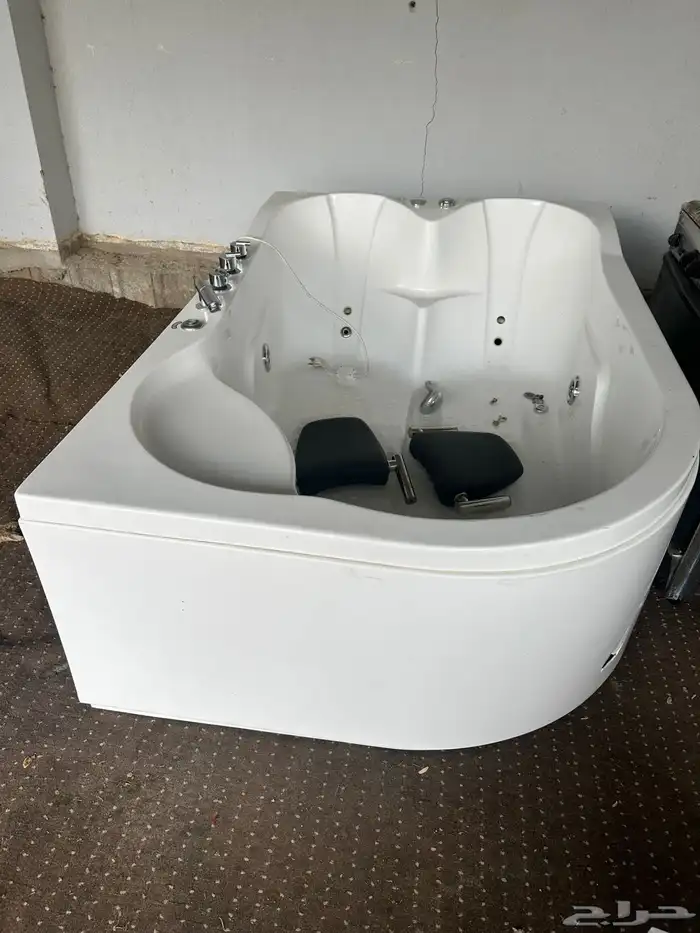 جاكوزي استخدم نضيف شبه جديد 1