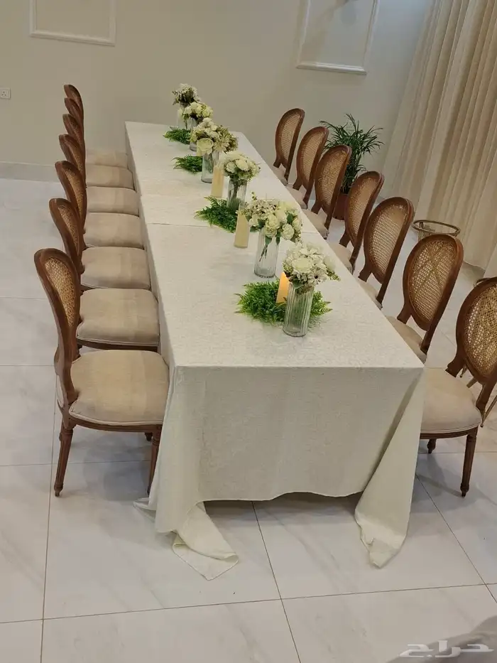 تأجير طاولات وكراسي خشب فيايبي 22