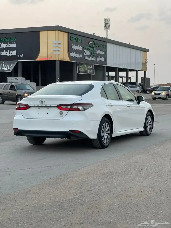 تويوتا كامري 2022. LE 3