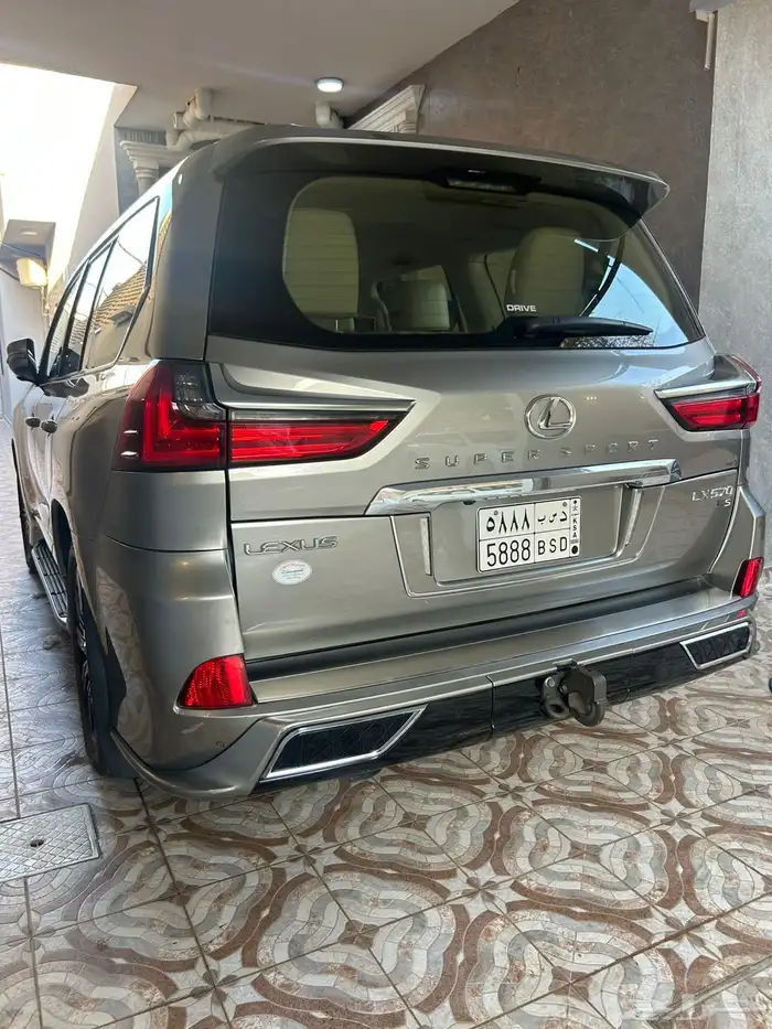 جيب لكزس فل كامل 2018 lx570 17