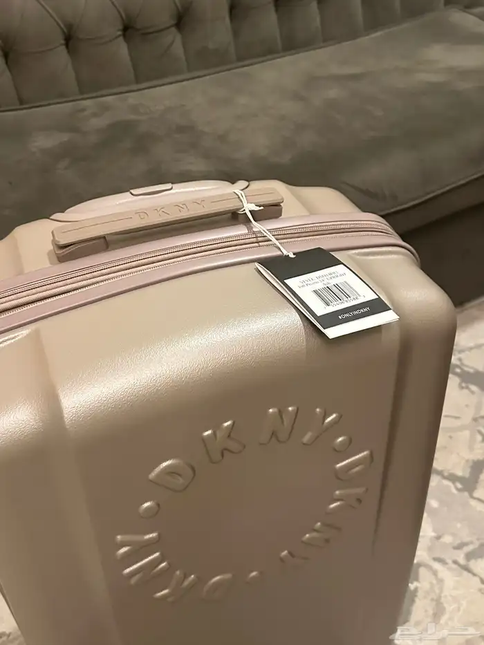 طقم حقائب السفر من ماركة دكني DKNY جديد 4