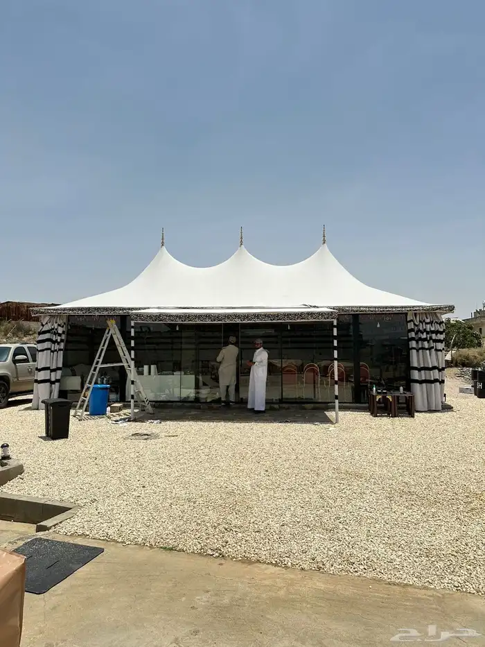 خيام الصقور الملكية 33