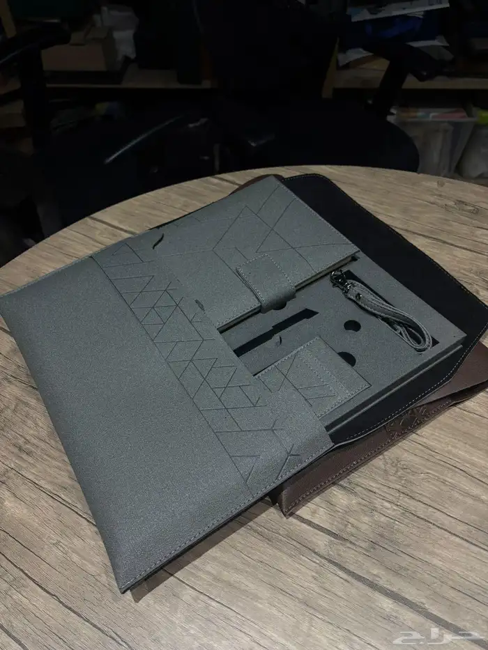 هدايا موظفين شنطة جلد 27